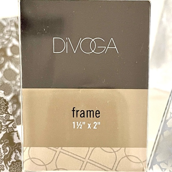 DIVOGA | Set of two clear acrylic mini photo frames - Picture 6 of 7